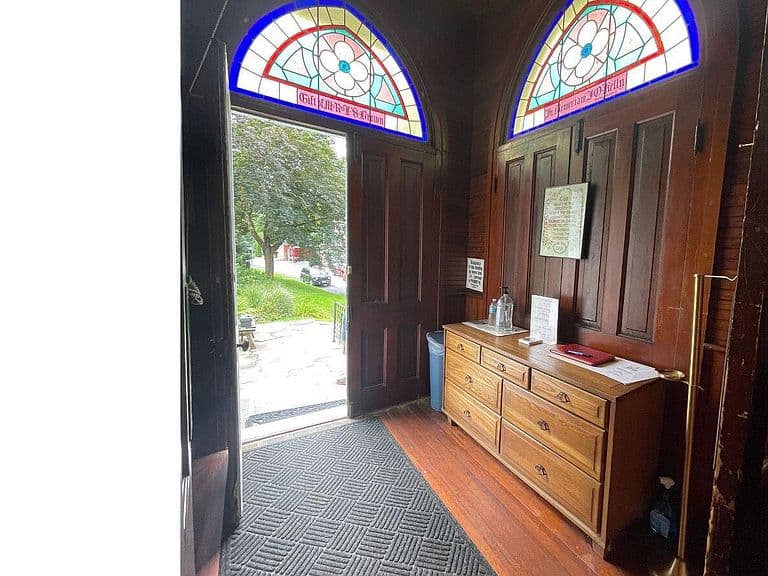 Listing photo 4