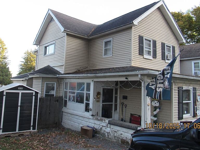 Listing photo 3