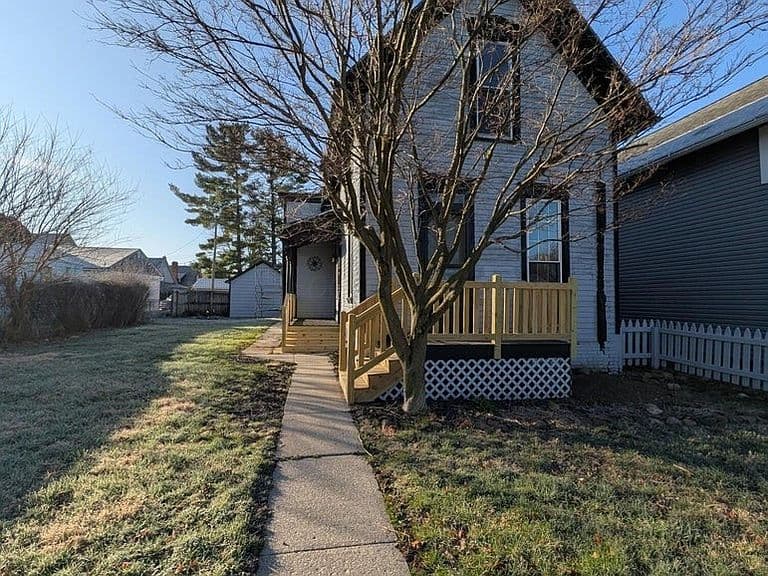 Listing photo 2
