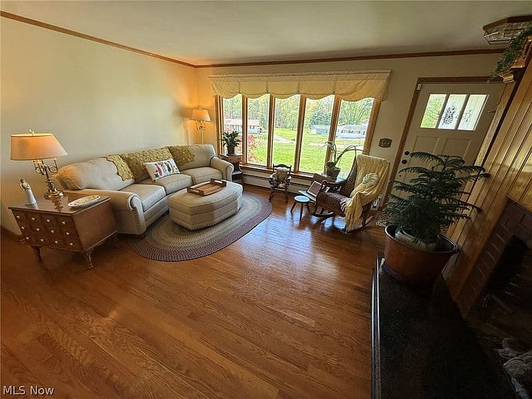 Listing photo 4