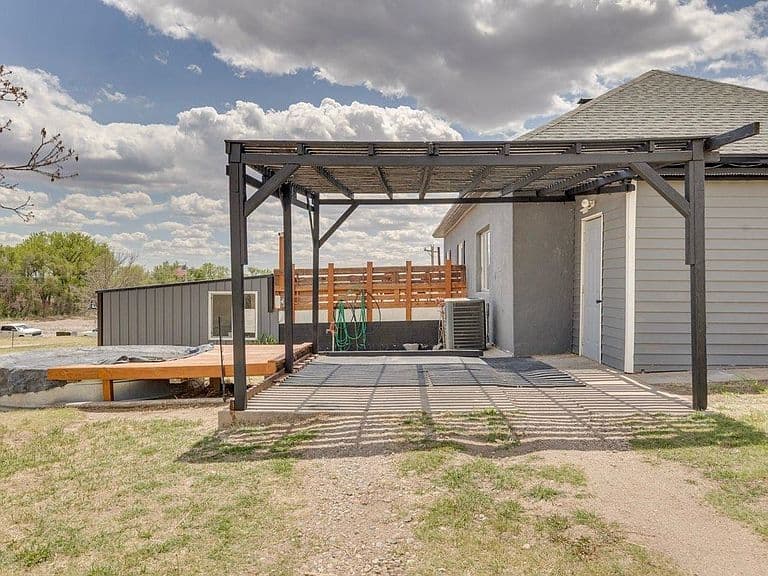 Listing photo 5