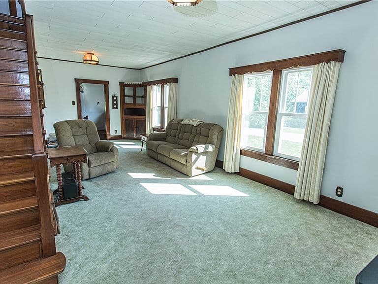Listing photo 5