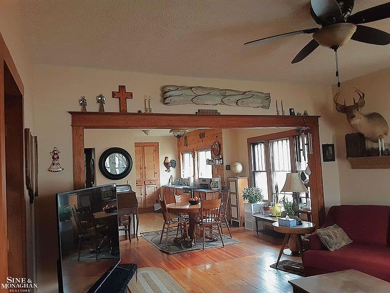 Listing photo 3