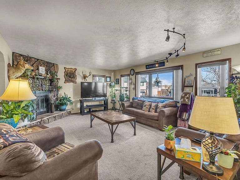 Listing photo 4