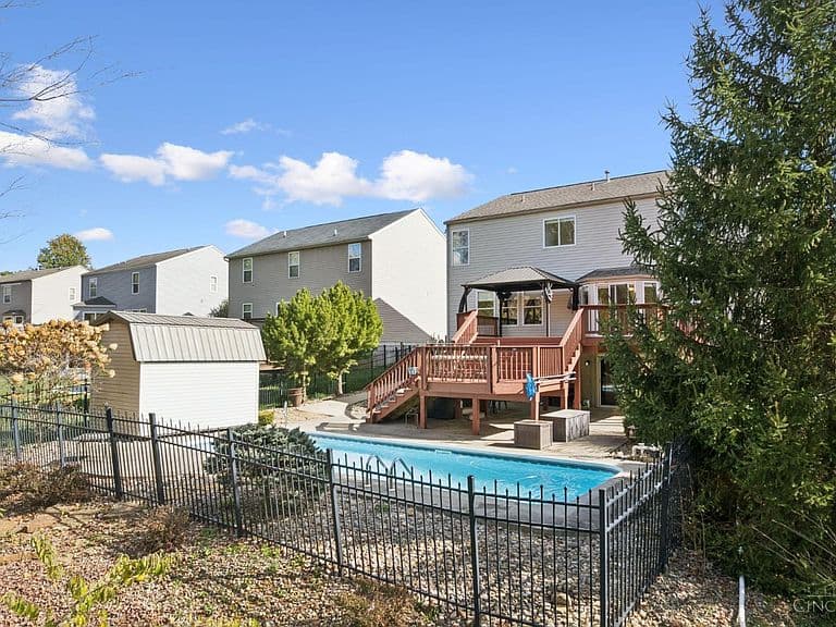 Listing photo 5