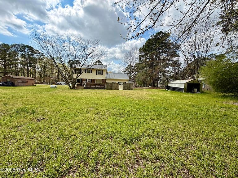Listing photo 4