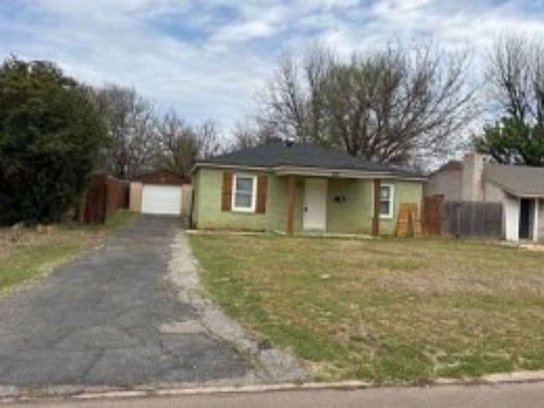 Listing photo 3
