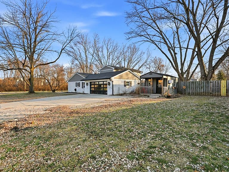 Listing photo 5