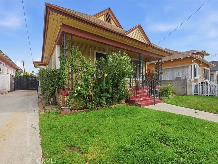 Listing photo 2