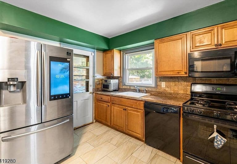 Listing photo 4