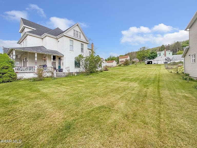 Listing photo 5