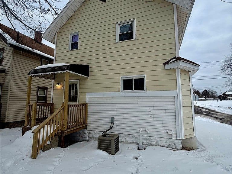 Listing photo 3
