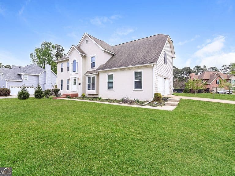 Listing photo 3