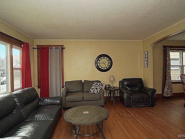 Listing photo 3