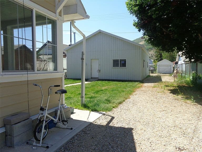 Listing photo 4