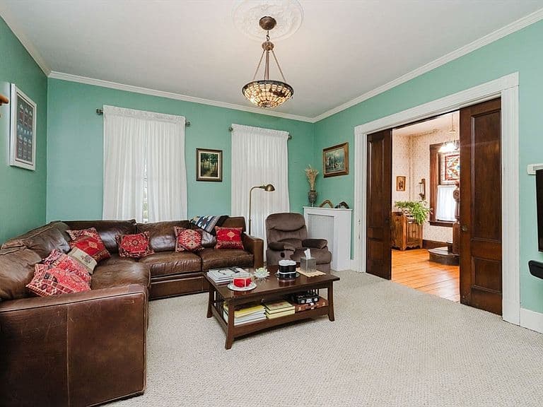 Listing photo 5