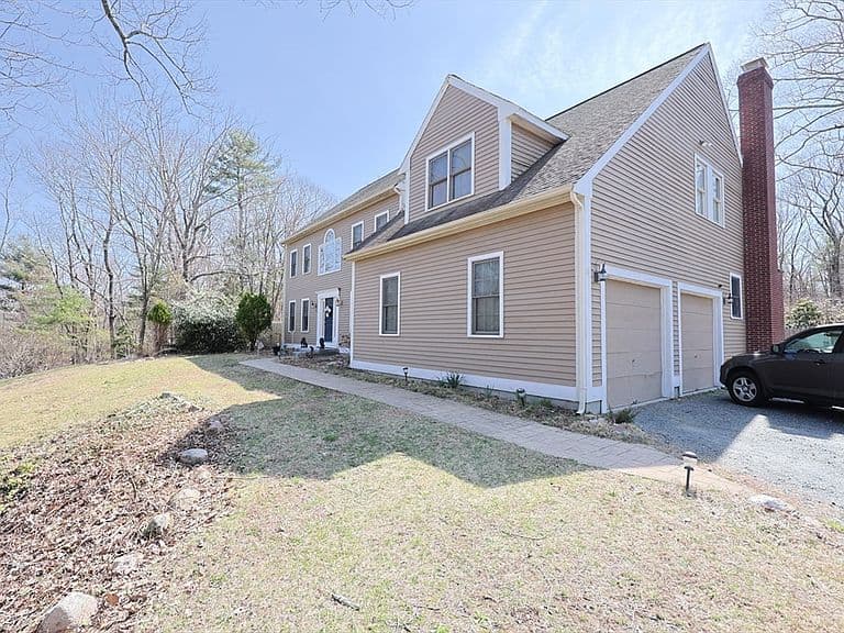 Listing photo 4