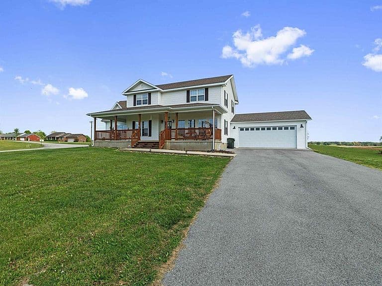 Listing photo 2