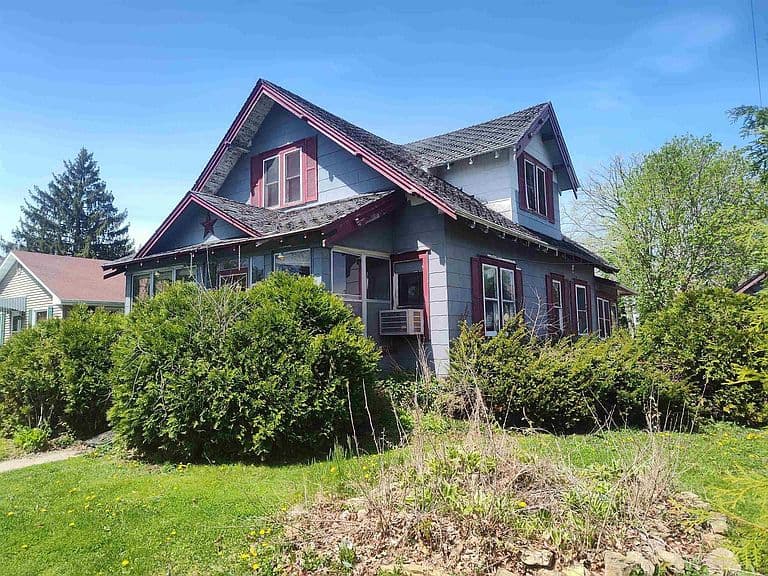 Listing photo 3