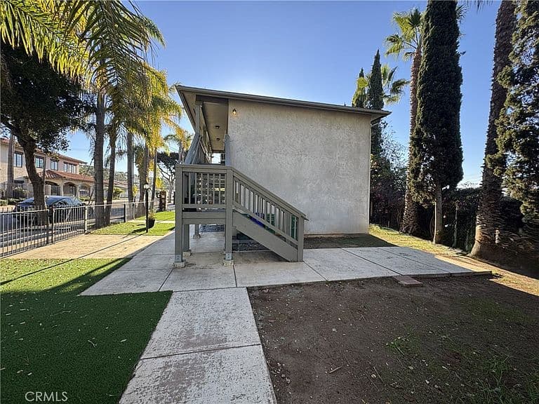 Listing photo 5