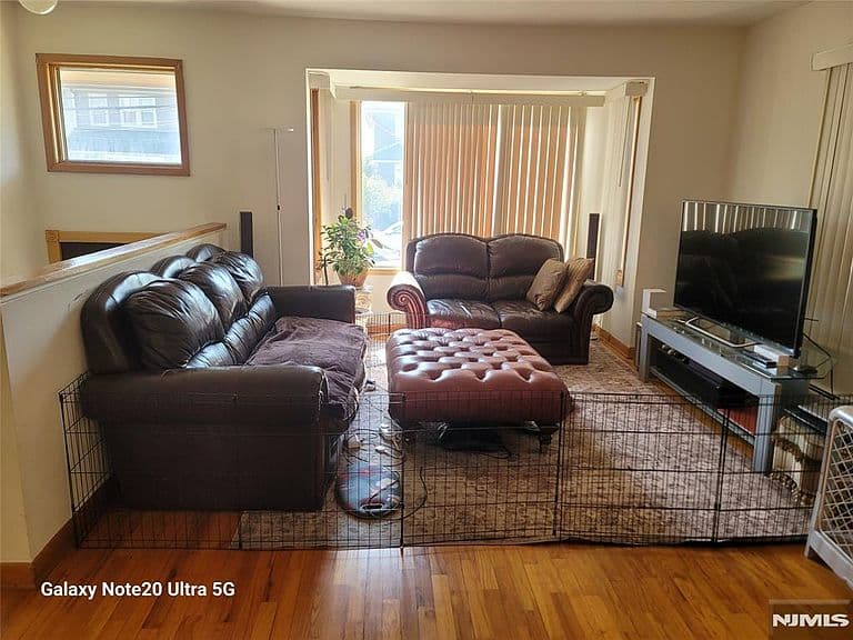 Listing photo 4