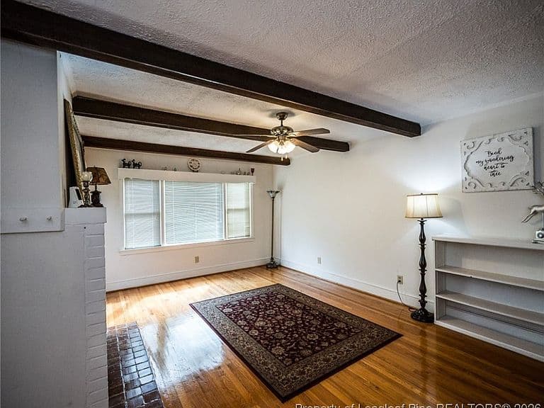 Listing photo 3