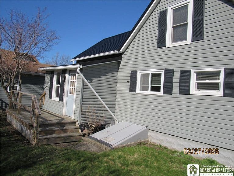 Listing photo 3