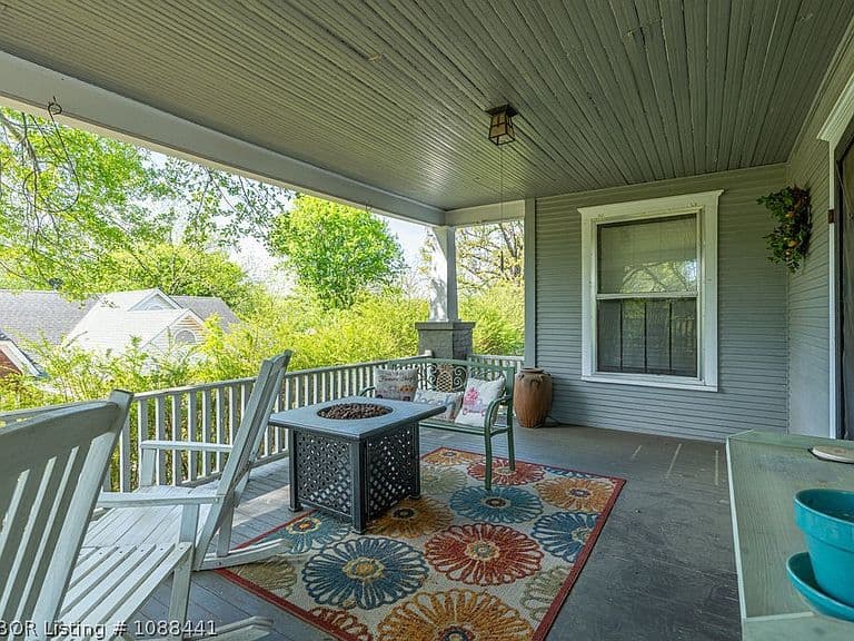 Listing photo 3