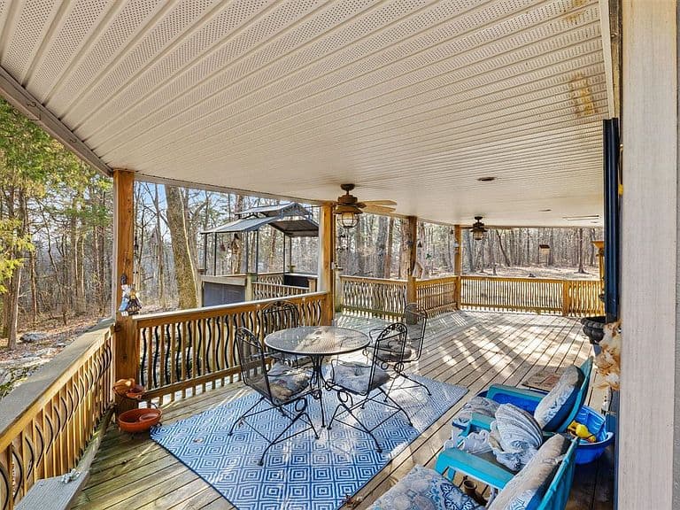 Listing photo 4