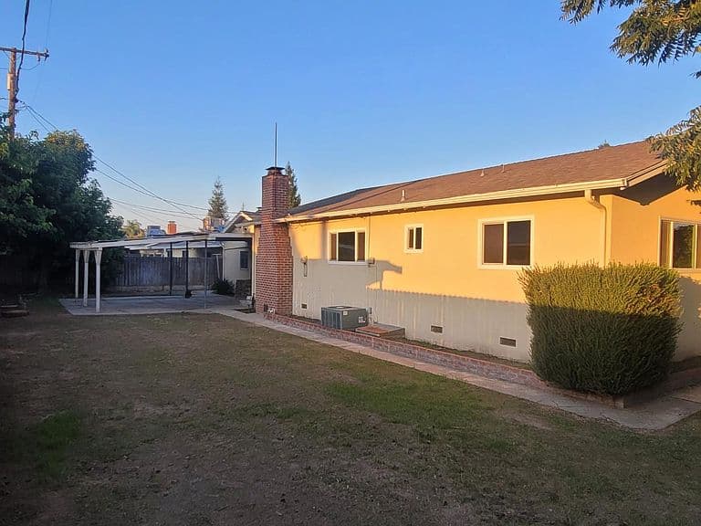 Listing photo 5