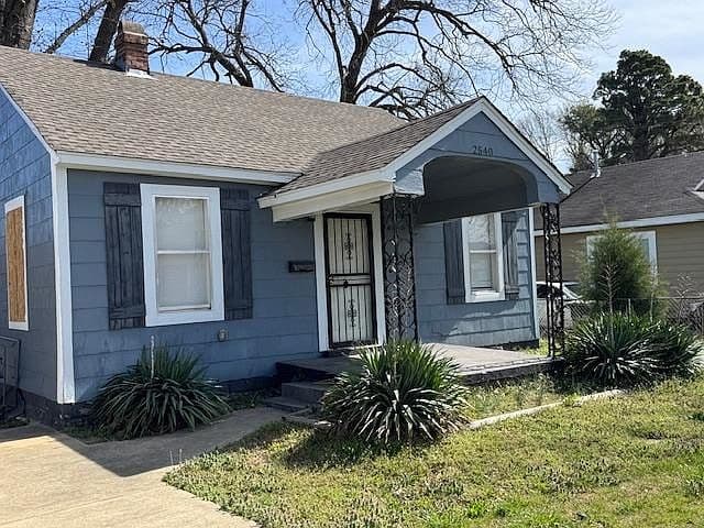 Listing photo 2