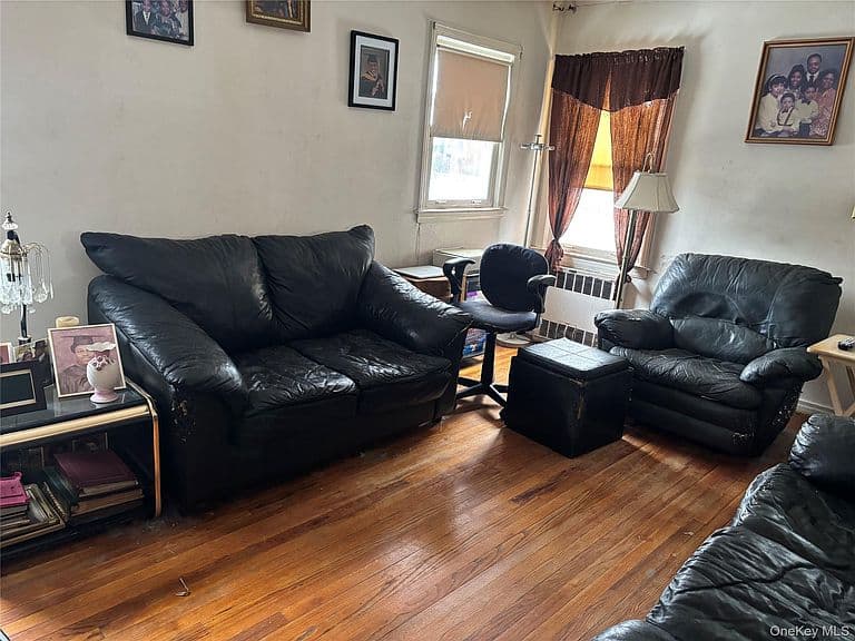 Listing photo 2