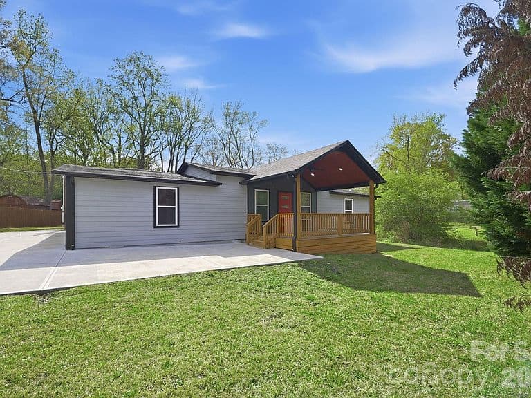 Listing photo 2