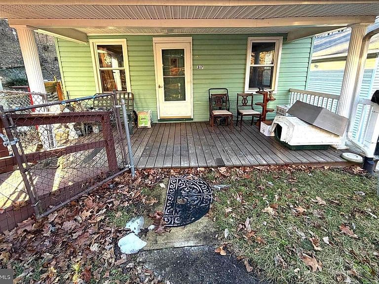 Listing photo 3