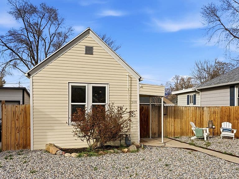 Listing photo 3