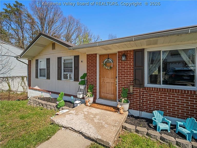 Listing photo 3