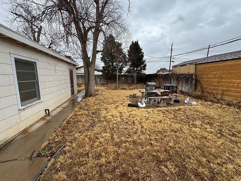 Listing photo 3