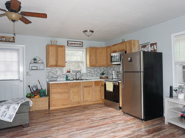 Listing photo 2
