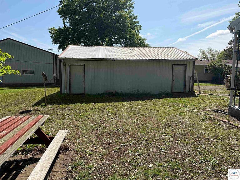 Listing photo 5