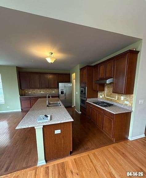 Listing photo 5