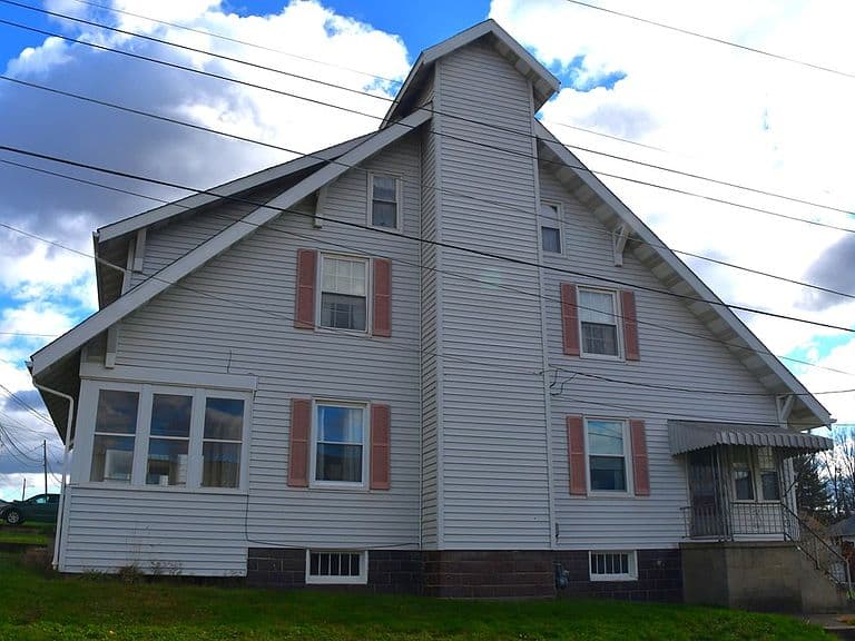 Listing photo 3