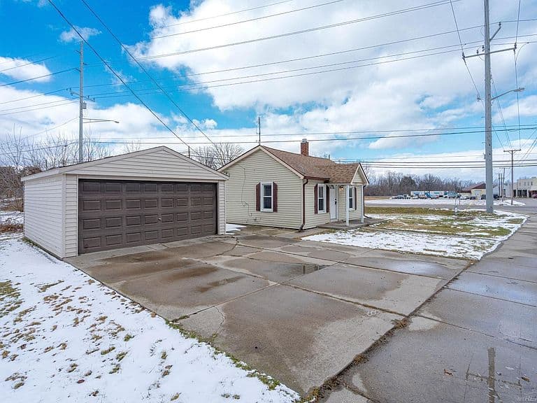 Listing photo 4