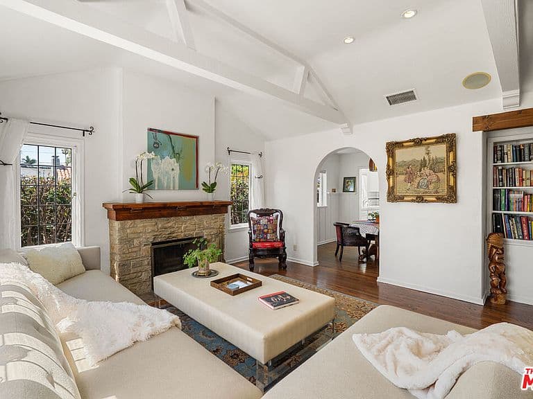 Listing photo 4