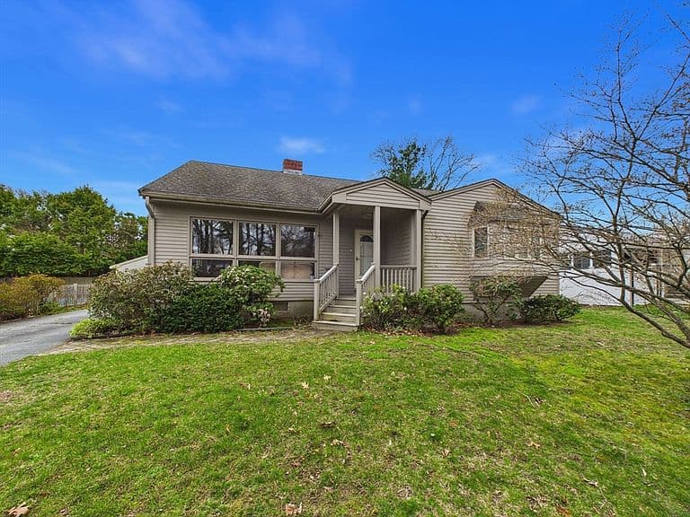 Listing photo 2