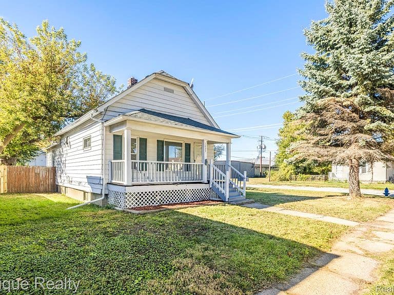 Listing photo 4