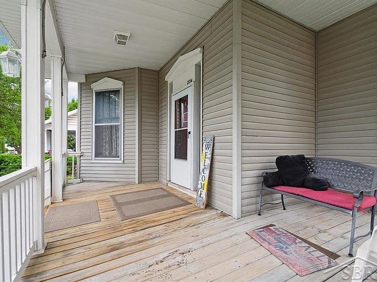 Listing photo 4