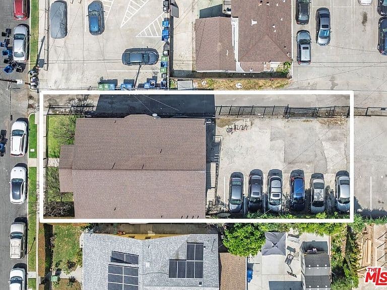 Listing photo 4
