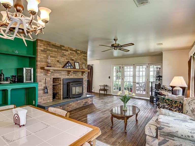 Listing photo 5