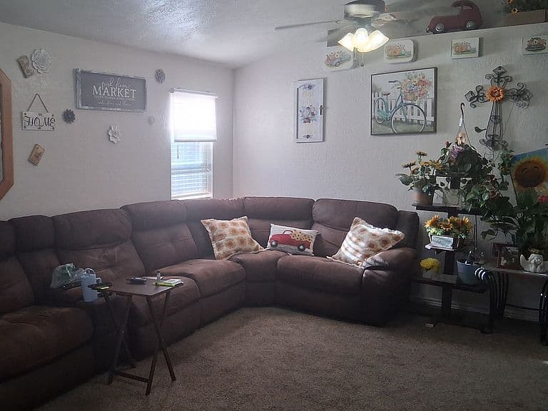 Listing photo 3