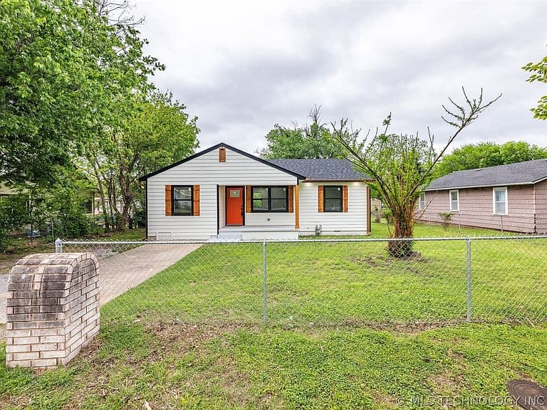 Listing photo 4